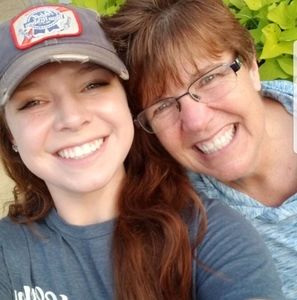 Meet your Posher, Deedee